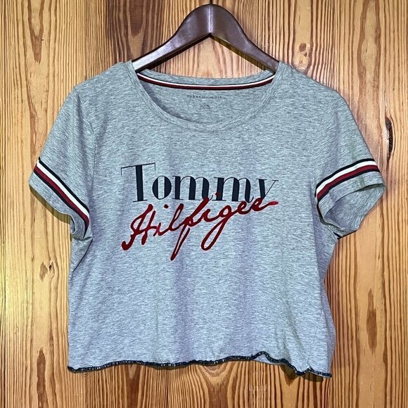 RARE Tommy Hilfiger Graphic Crop Top T-Shirt - Picture 1 of 7